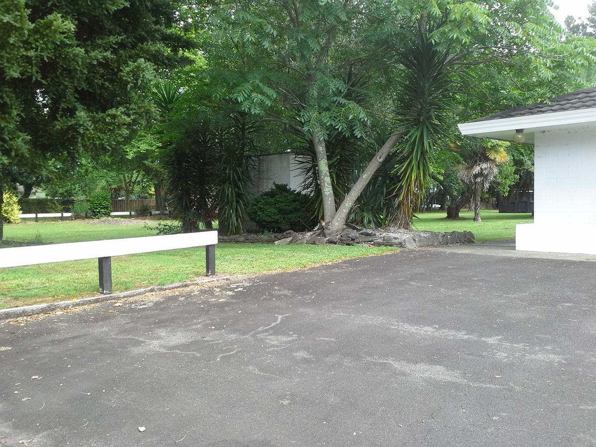 Kawerau Thermal Motel Bagian luar foto